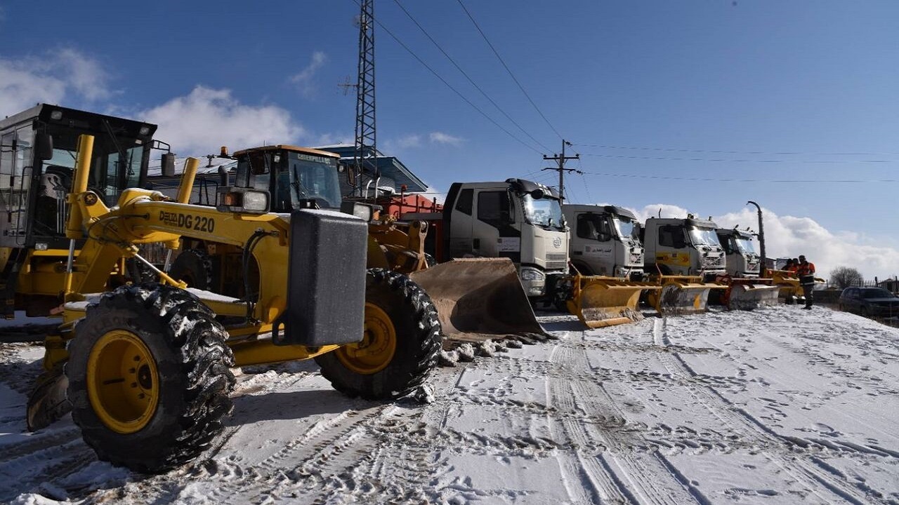 آمادگی ۳۰۰ دستگاه ماشین آلات راهداری برای اجرای طرح زمستانی