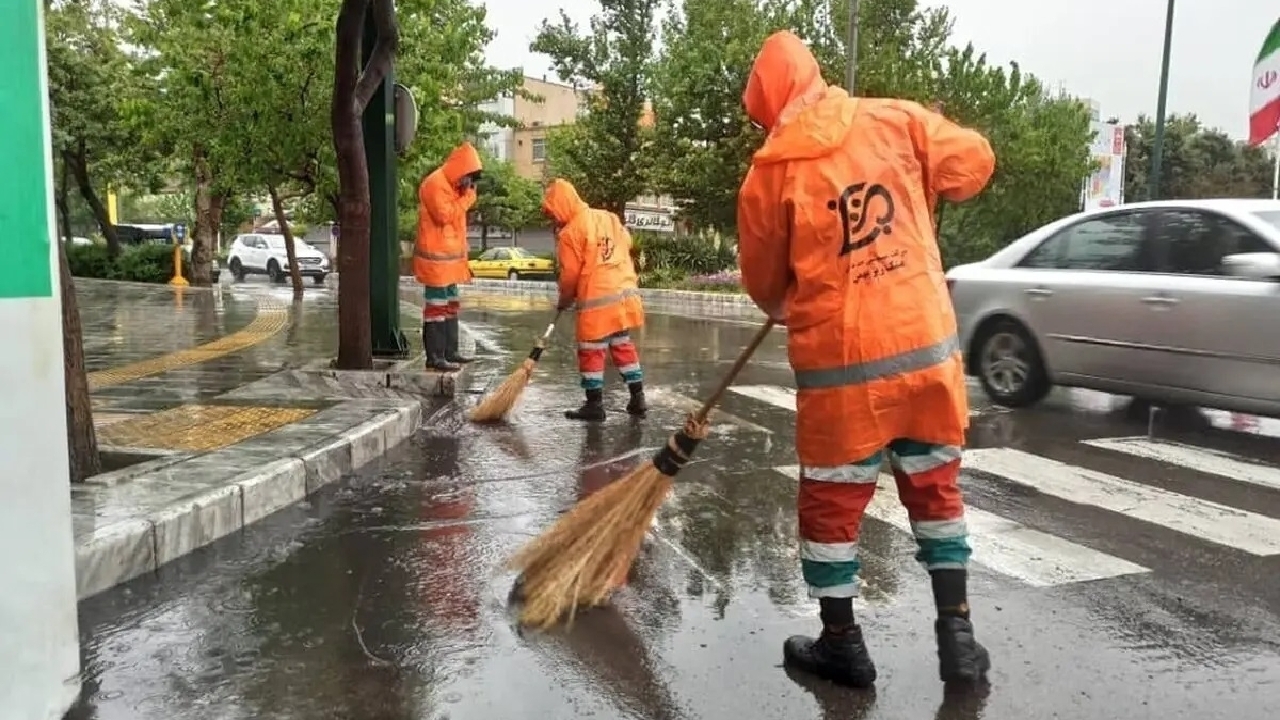 خطر استفاده از هندزفری در تصادفات جاده‌ای + فیلم