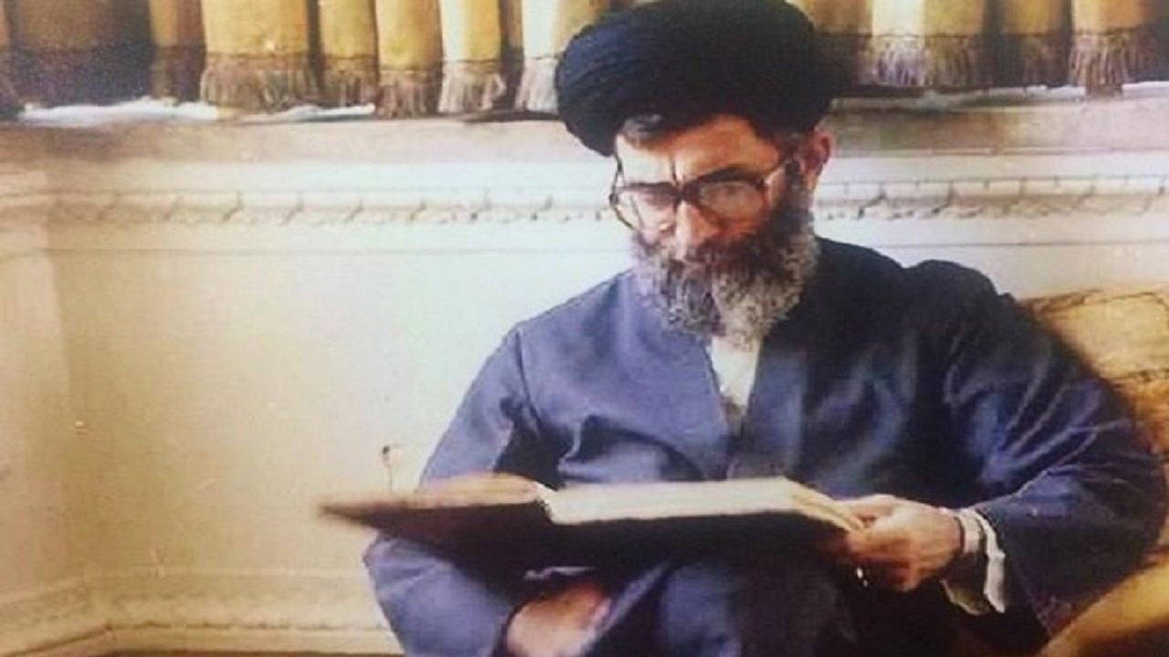 خامنه‌ایِ جوان چه رمان‌هایی می‌خواند؟