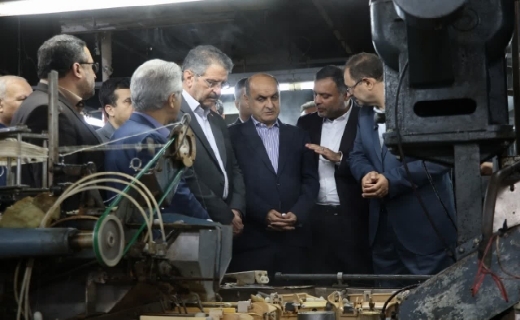 بازدید استاندار گیلان از کارخانه صنایع ابریشم
