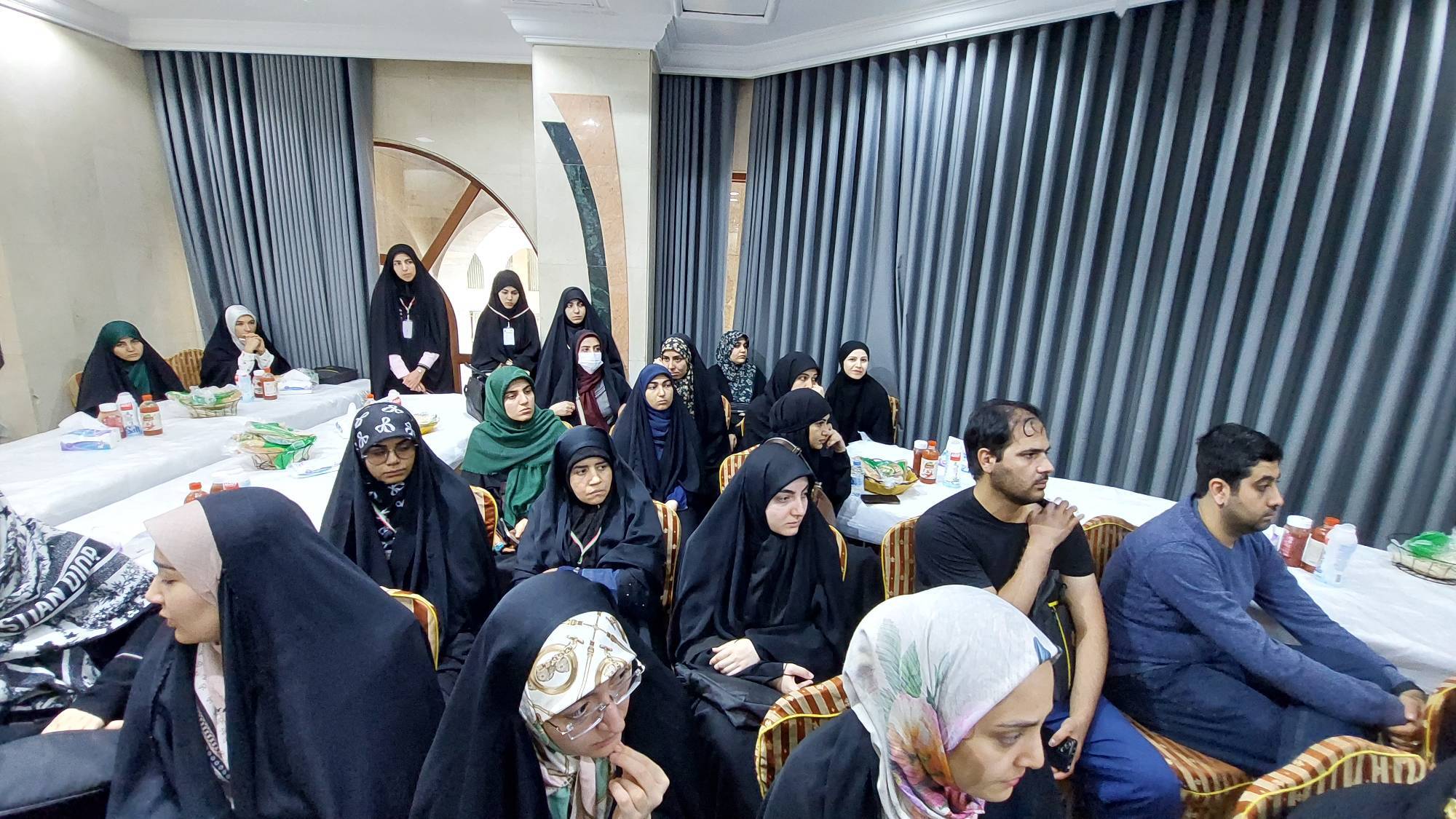 دانشجویان در سفر حج عمره