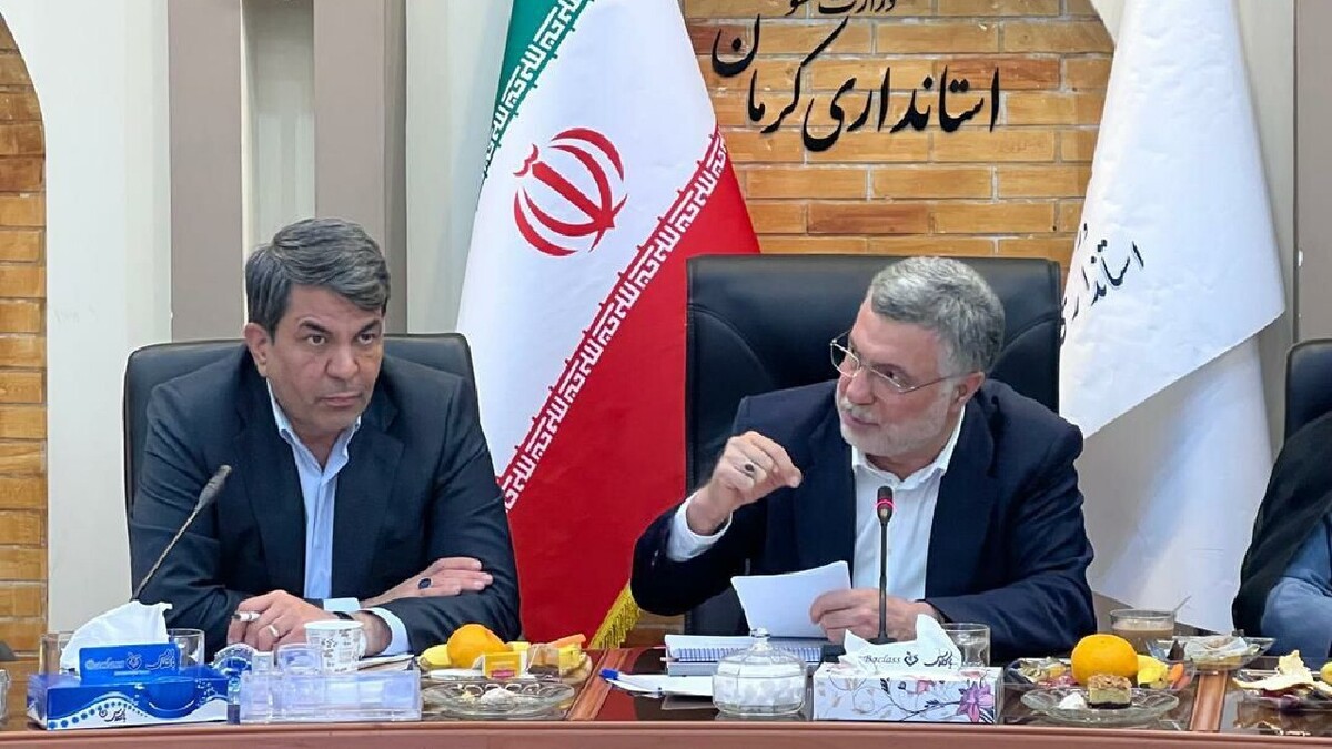 باشگاه خبرنگاران -قطع واردات مواد اولیه داروهای مسکن از افغانستان؛ وزیر بهداشت: درمان و جراحی در ایران با اختلال جدی مواجه شده است