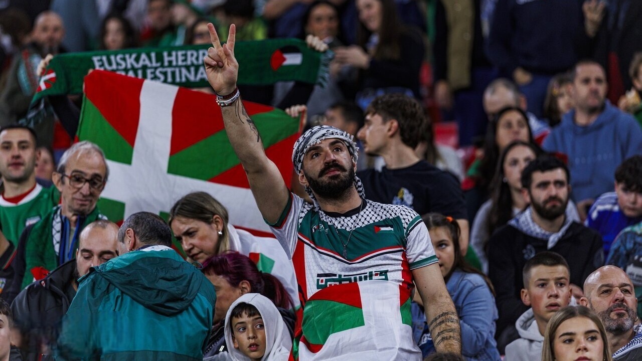 سرود ملی فلسطین در قلب اروپا + فیلم