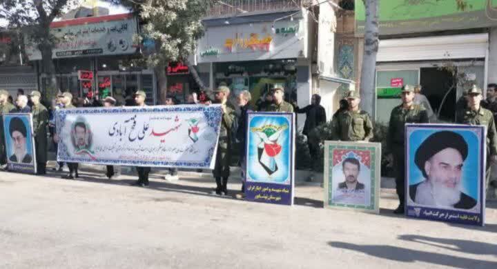وداع مردم نیشابور با پیکر جانباز سرافراز ۷۰درصدشیمیایی