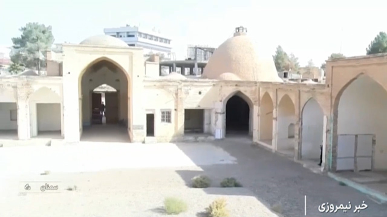 ادامه روند مرمت و بازسازی کاروانسرای شاه عباسی سمنان + فیلم