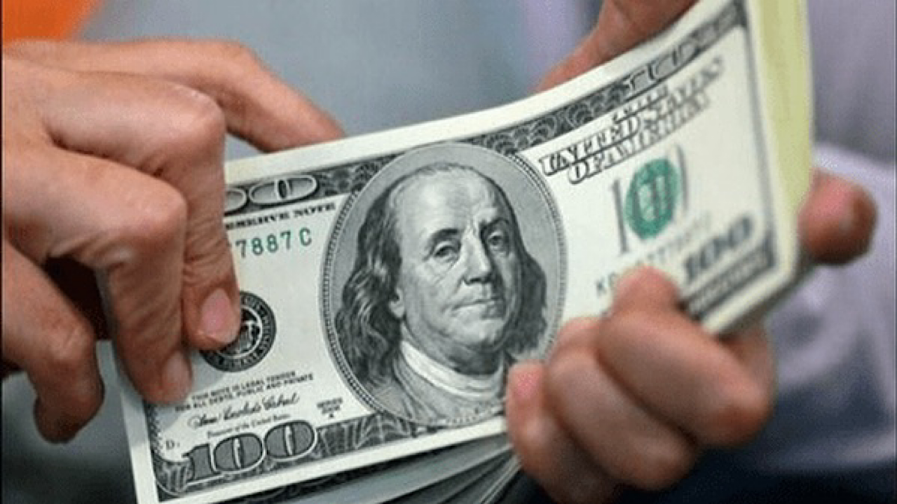 بانک مرکزی دلار‌های گردشگران خارجی را می‌خرد