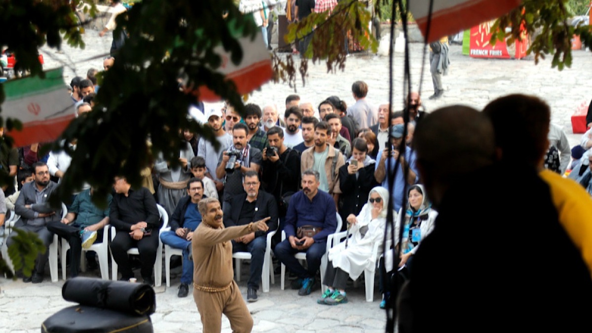 باشگاه خبرنگاران -برگزاری جشن ملی «نشاط اجتماعی ایرانیان» در محوطه بیرونی تئاتر شهر و موزه هنر‌های معاصر