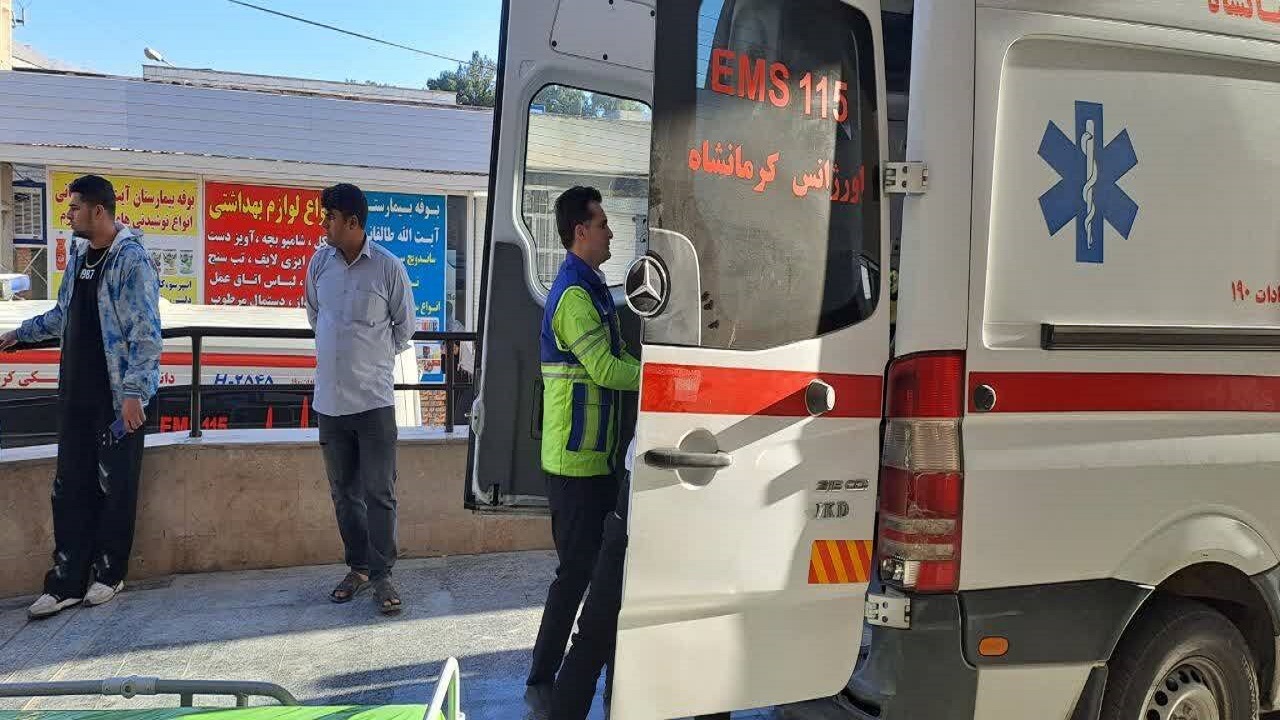 واژگونی مینی بوس در محور کرمانشاه به کامیاران؛ ۱۴ نفر مصدوم شدند