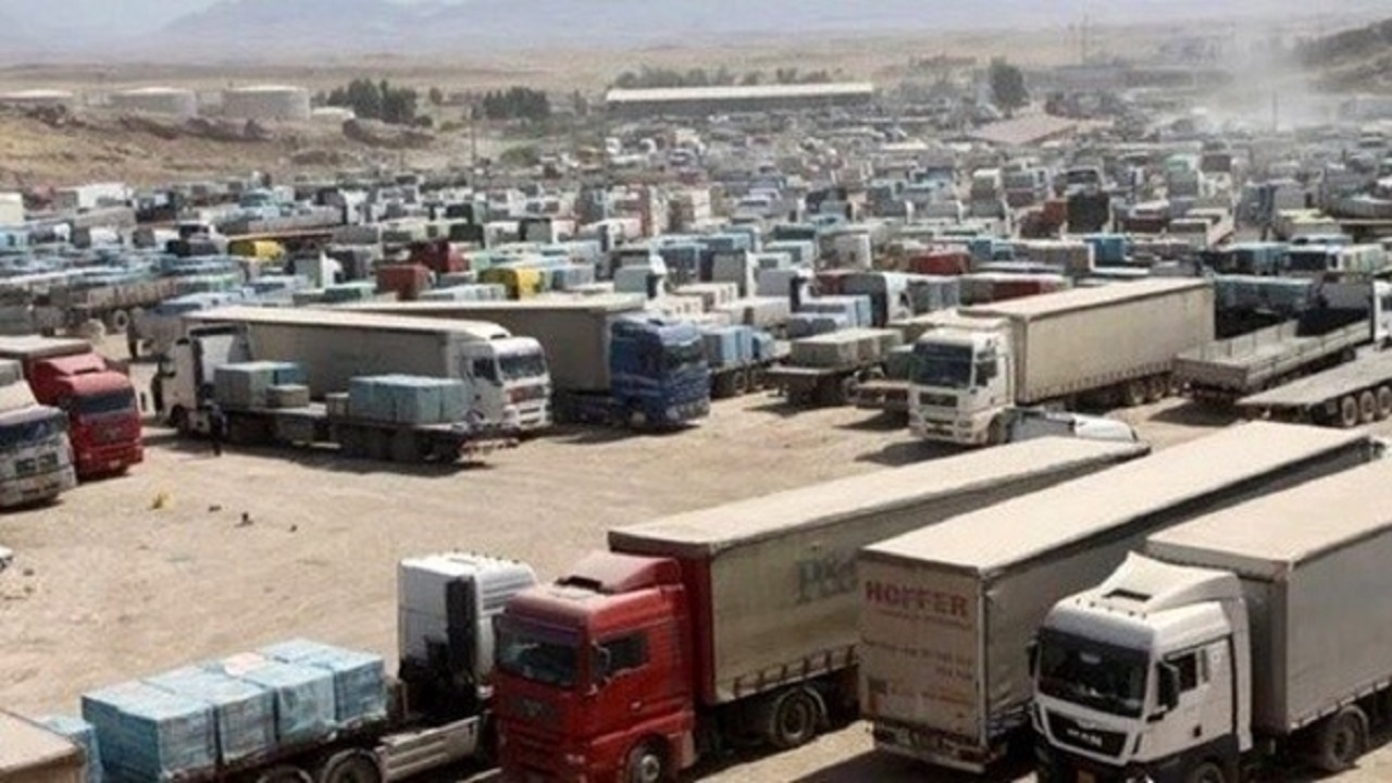 دپو ۵۶ هزار تن کالا در مرز مهران/ عراق اجازه صادرات نمی‌دهد