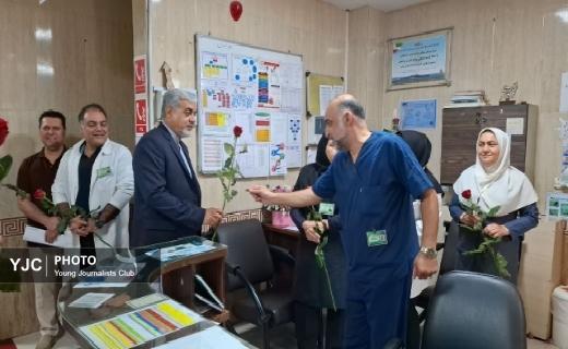تجلیل از مقام  پرستاران با اهداء گل  + تصاویر