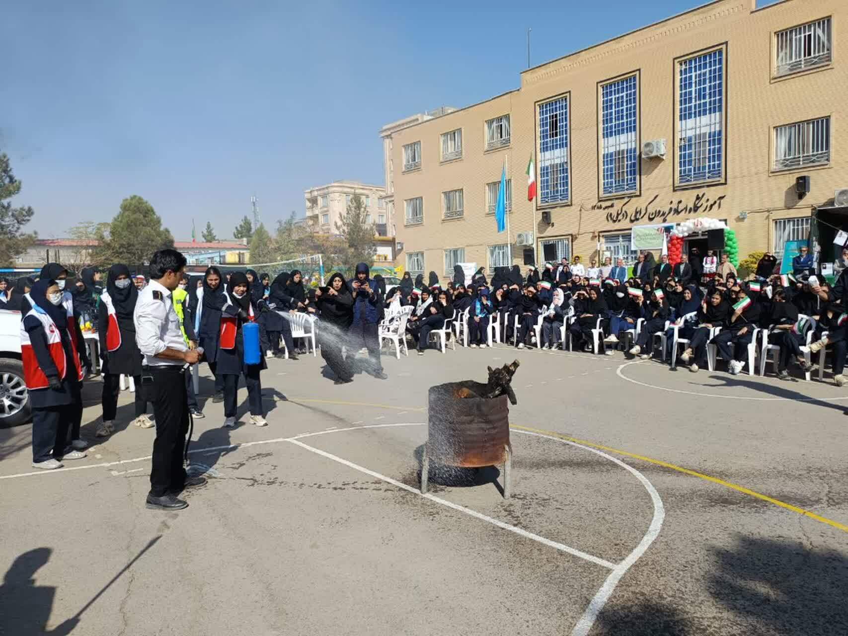 نواخته شدن زنگ هفته نکوداشت پدافندغیرعامل