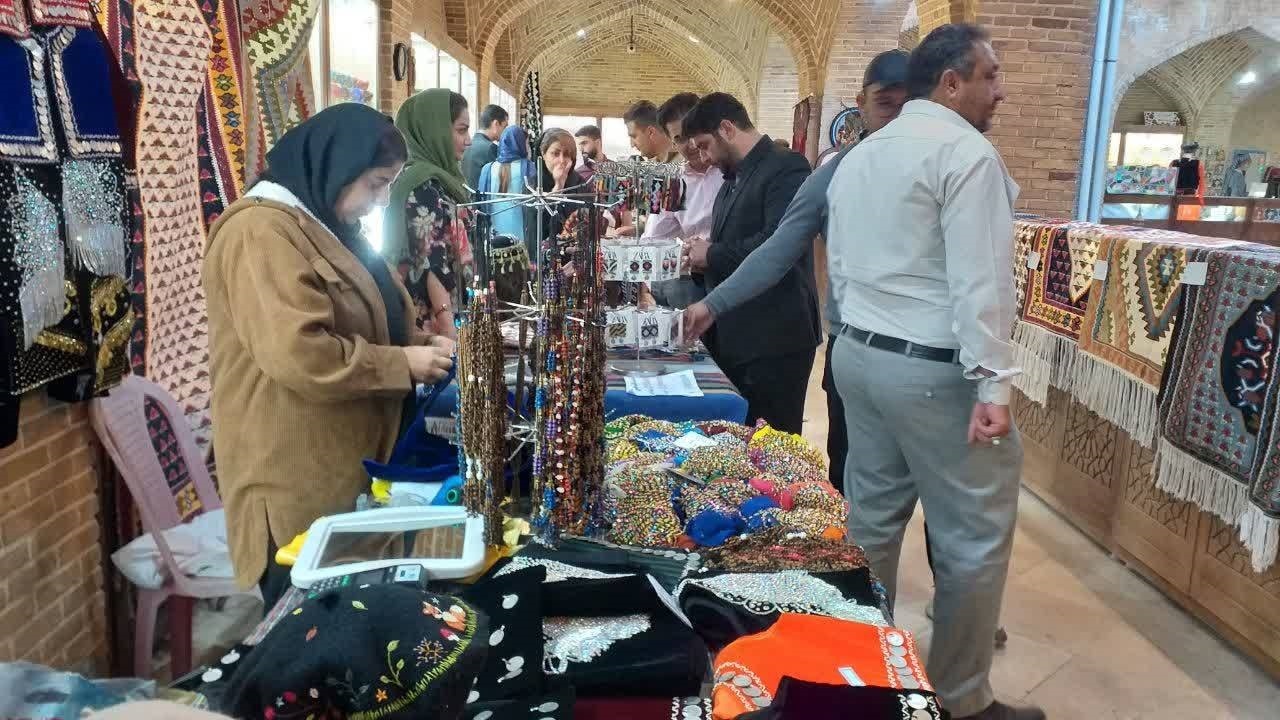 نمایشگاه محصولات قرآنی و صنایع‌دستی سنندج پس از ۱۰ روز فعالیت به کار خود پایان داد