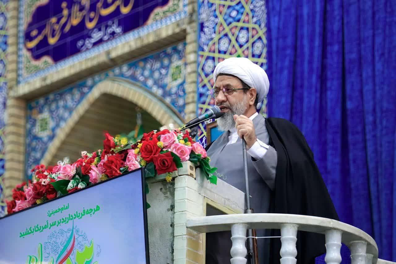 امام جمعه کرمان: کلام مؤثر، کلید تربیت دینی و مبارزه با استکبار است

‏ 