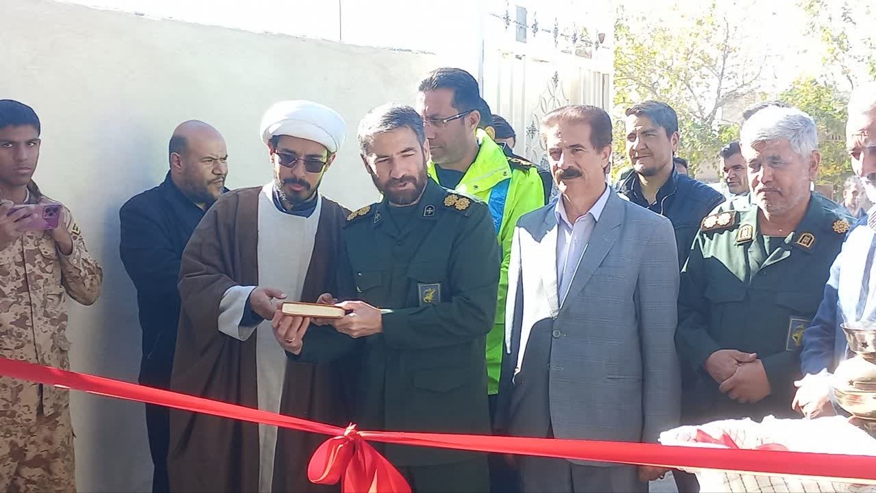 افتتاح نمایشگاه کارآفرینی بانوان بسیجی در روستای کاریز کهندل جنت آباد + عکس