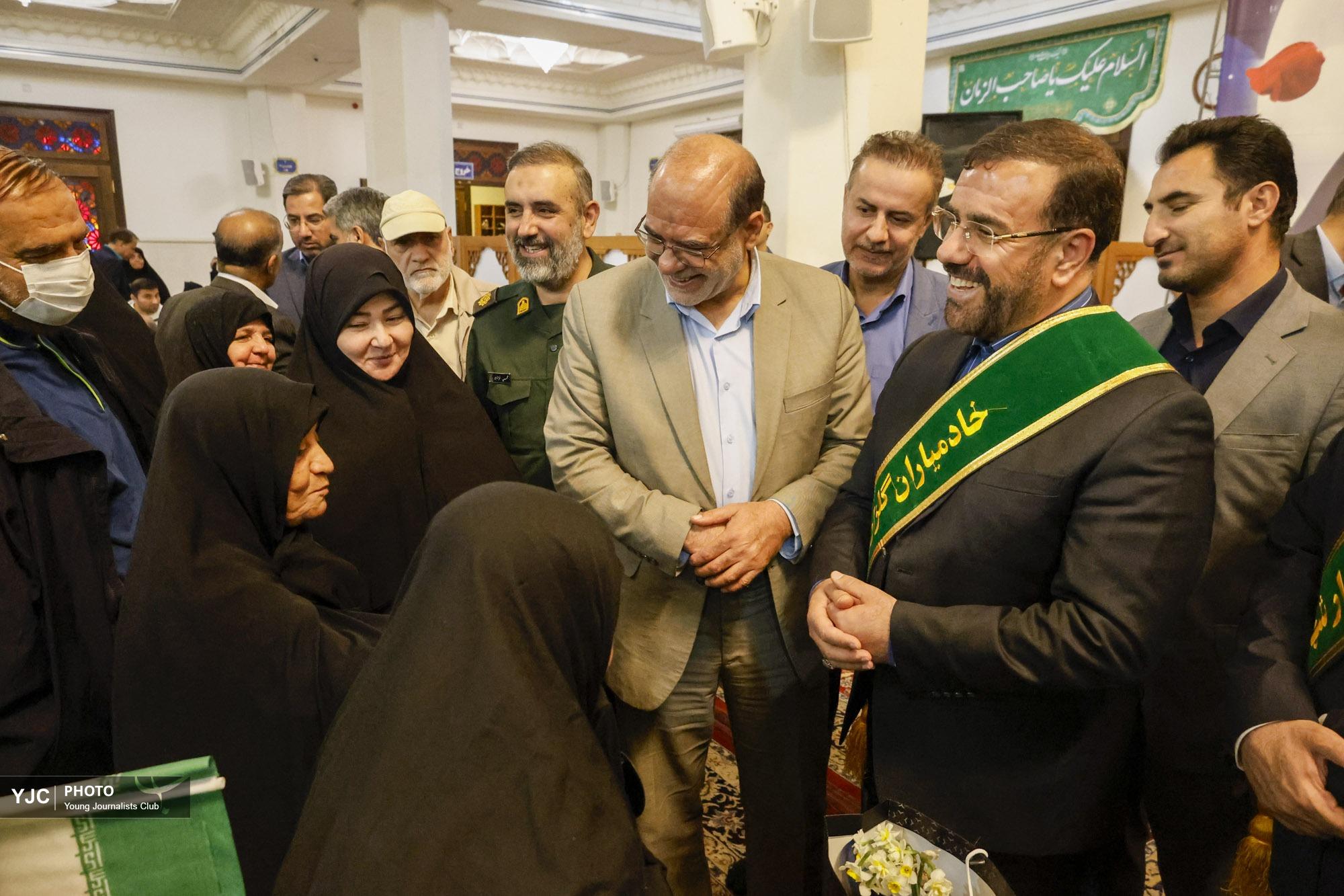 آیین تجلیل از مادران و همسران شهدا در سالروز وفات حضرت ام‌البنین(س) در حرم شاهچراغ(ع)