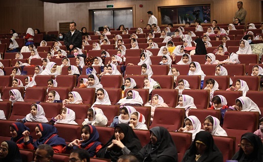 هفدهمین جشنواره فراگیری نخستین واژه &laquo;آب&raquo; در تالار مرکزی رشت