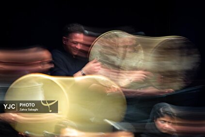 ارکستر سمفونیک «کنون به گوش میرسد»