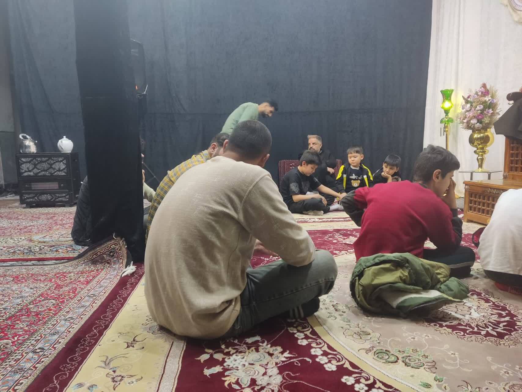 شادمانی قمی&zwnj;ها در سالروز ولادت حضرت فاطمه زهرا (س)