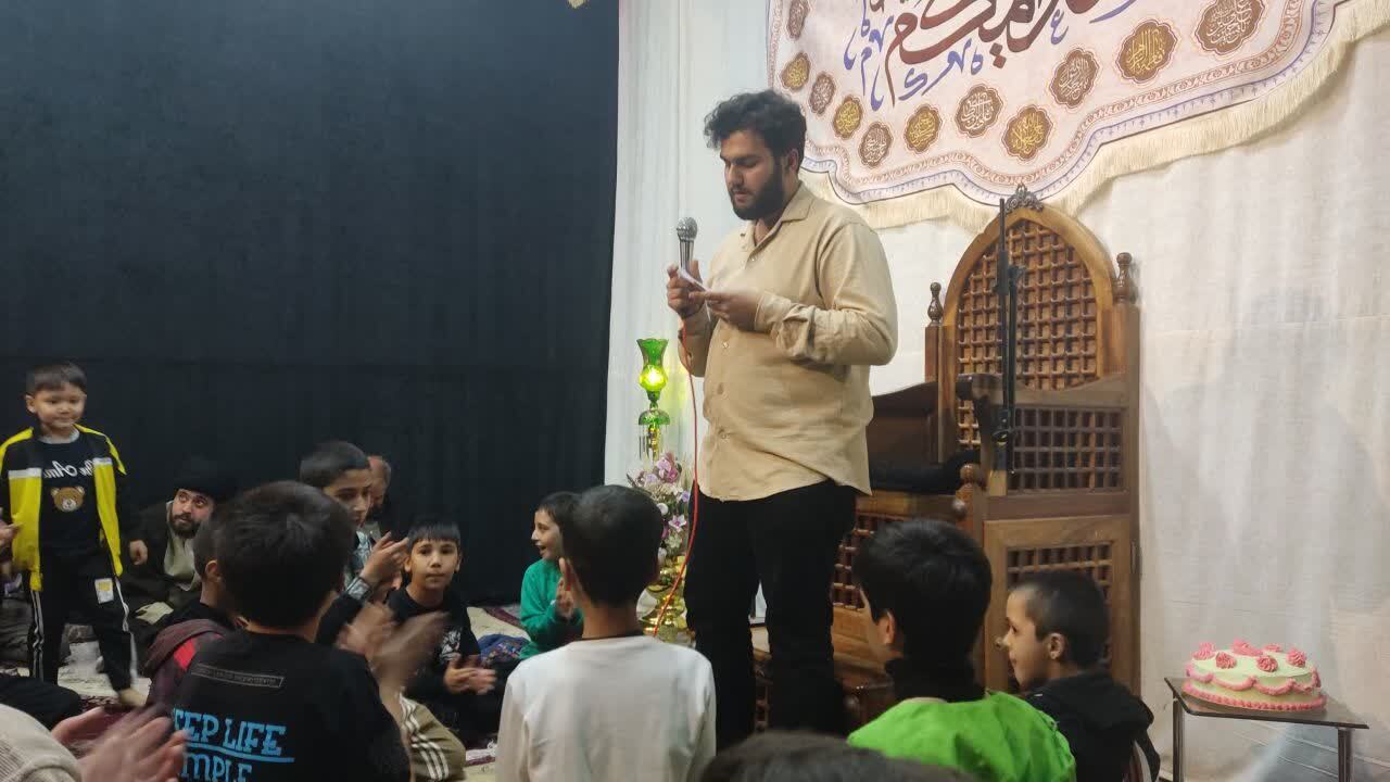 شادمانی قمی&zwnj;ها در سالروز ولادت حضرت فاطمه زهرا (س)