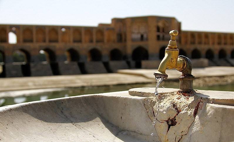 خلیج فارس به ساحل اصفهان رسید، اما مشکل بی آبی حل نشد
