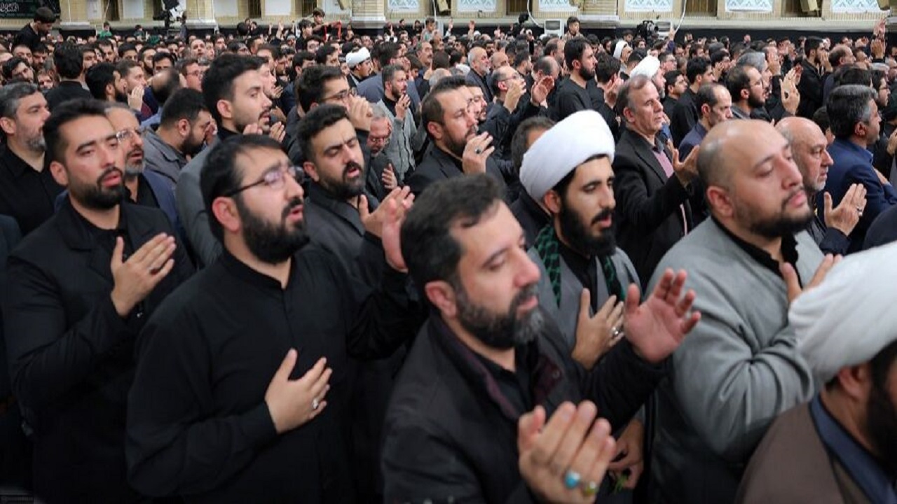 آیین سوگواری شهادت حضرت زهرا(س) در دفتر رهبر معظم انقلاب در قم برگزار شد