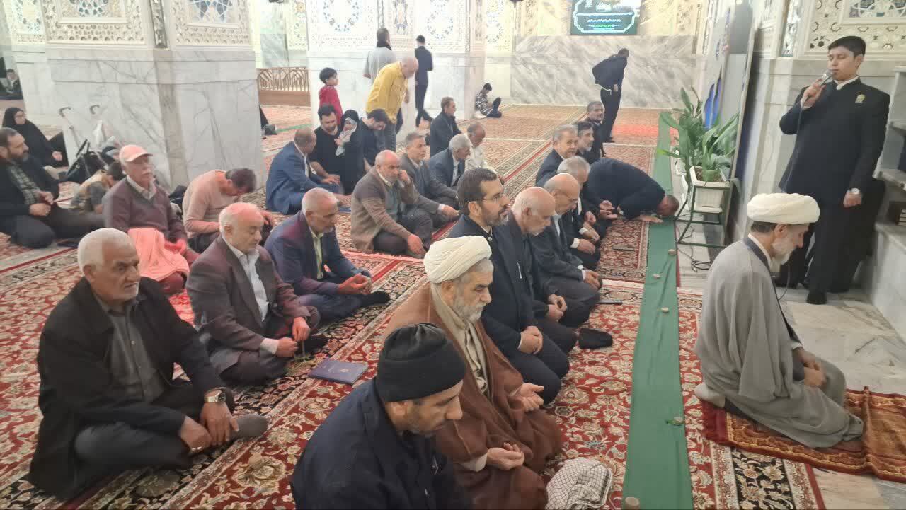 گرامیداشت یاد و خاطره شهدا در حرم رضوی به مناسبت میلاد حضرت فاطمه زهرا (س) گرامیداشت یاد و خاطره شهدا در حرم رضوی به مناسبت میلاد حضرت فاطمه زهرا (س)