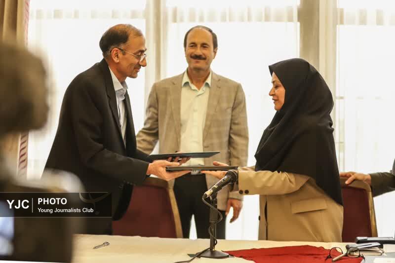 امضای تفاهم‌نامه محیط زیست فارس و یزد برای حفاظت از زیستگاه‌های مشترک