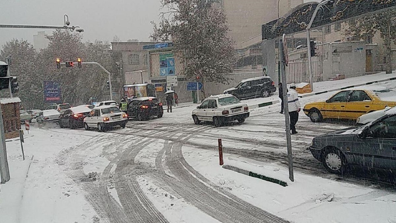 هشدار در خصوص رانندگی در روز‌های برفی