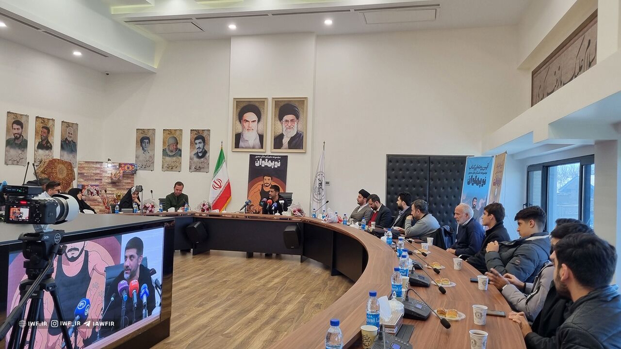 دبیر: یک مدیر باید محکم بایستد و برای خدا کار کند