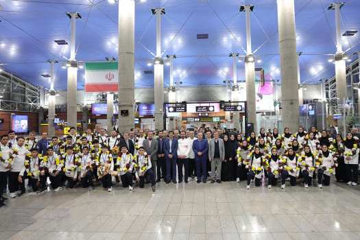 کاپیتان ایران، مدال طلا را به رهبر معظم انقلاب تقدیم کرد