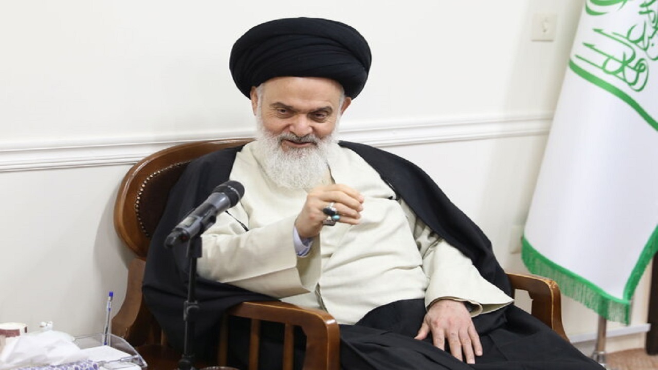 حوزه باید درباره مسائل اقتصادی و اجتماعی، پژوهش آسیب شناسانه داشته باشد