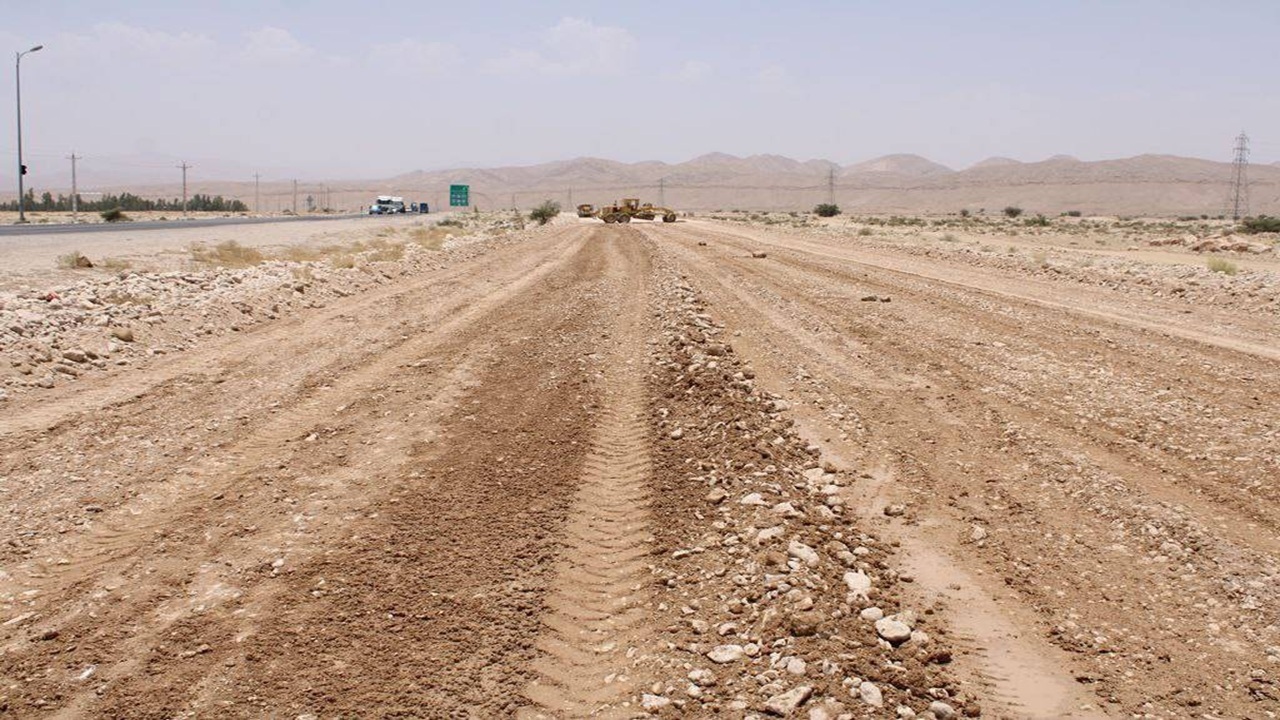 درخواست اهالی روستای استلج آوج برای مرمت و نوسازی آسفالت جاده