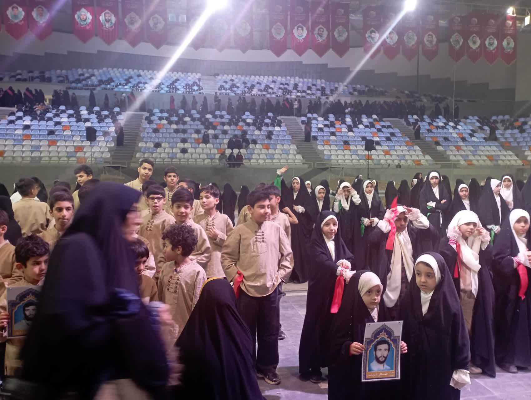 برگزاری مراسم کنگره پنج هزار و ۵۸۰ شهید استان البرز