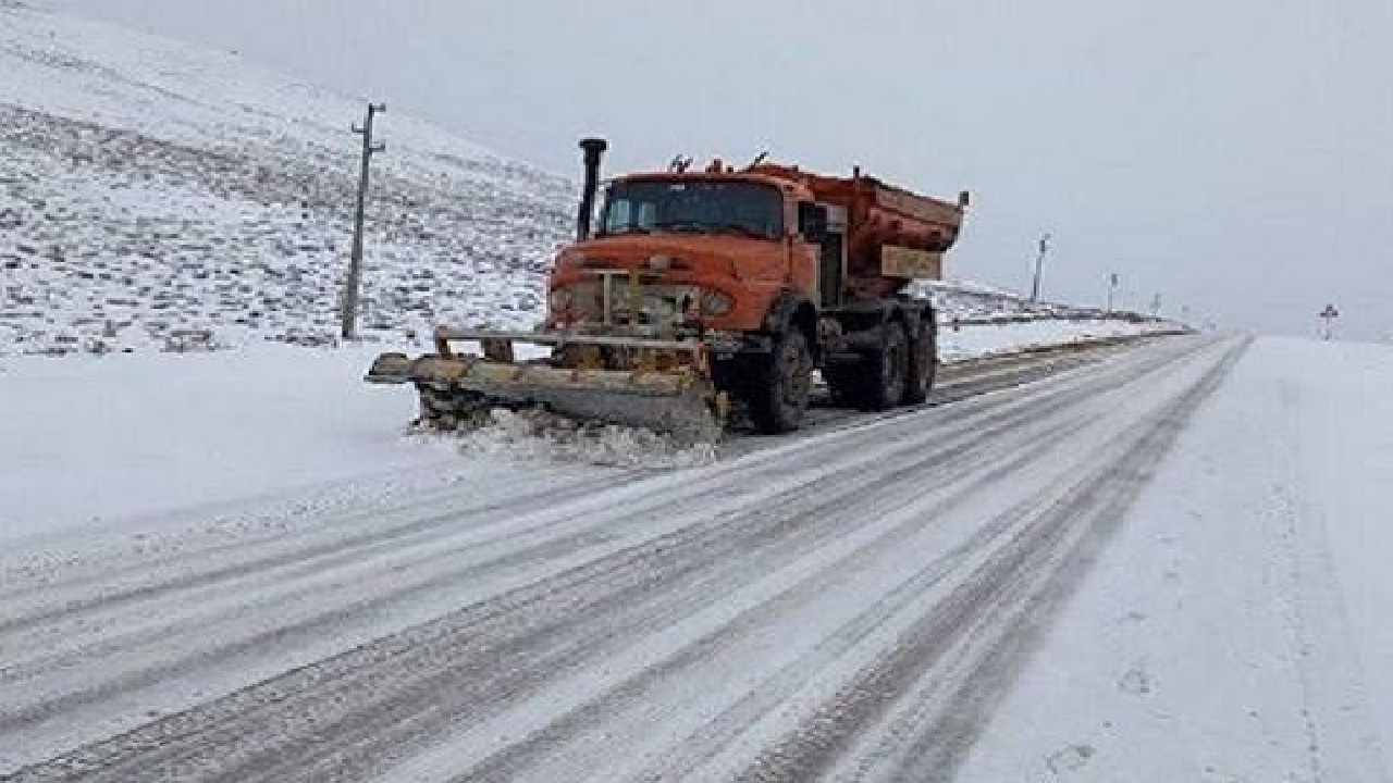 بازگشایی راه‌های روستایی در شهرستان دورود + فیلم