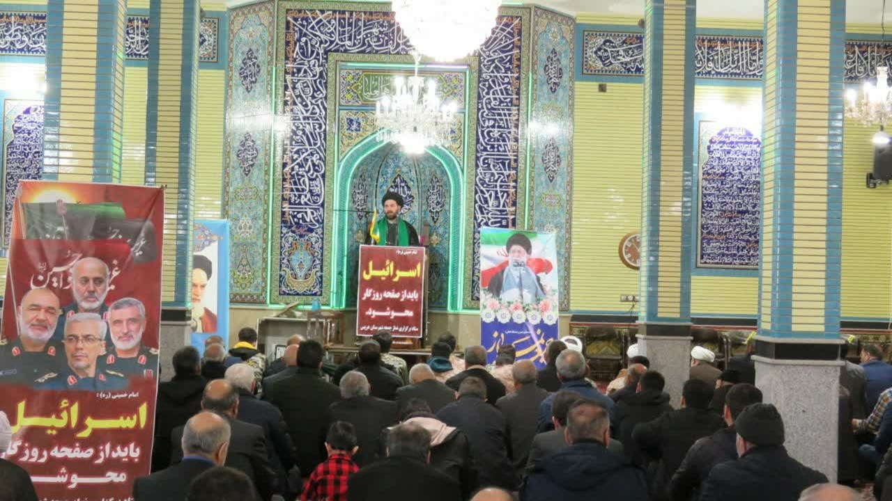 گزارش تصویری از صف آرایی‌ها هریسی‌ها در صف نماز جمعه