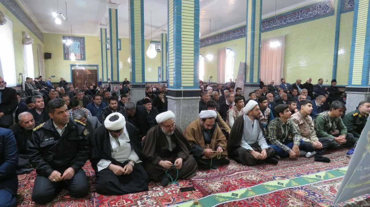 گزارش تصویری از صف آرایی&zwnj;ها هریسی&zwnj;ها در صف نماز جمعه