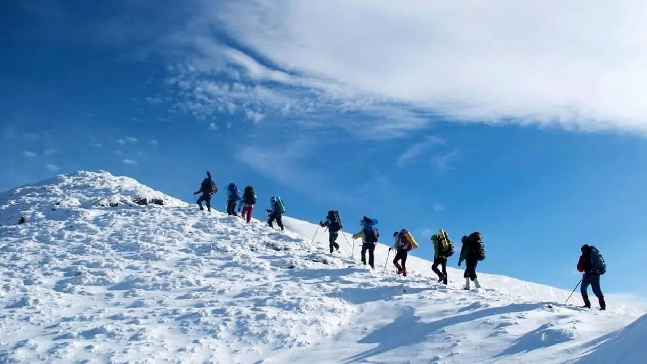 زنگ خطر حوادث زمستانی در لرستان به صدا درآمد؛ هشدار جدی به کوهنوردان و گردشگران
