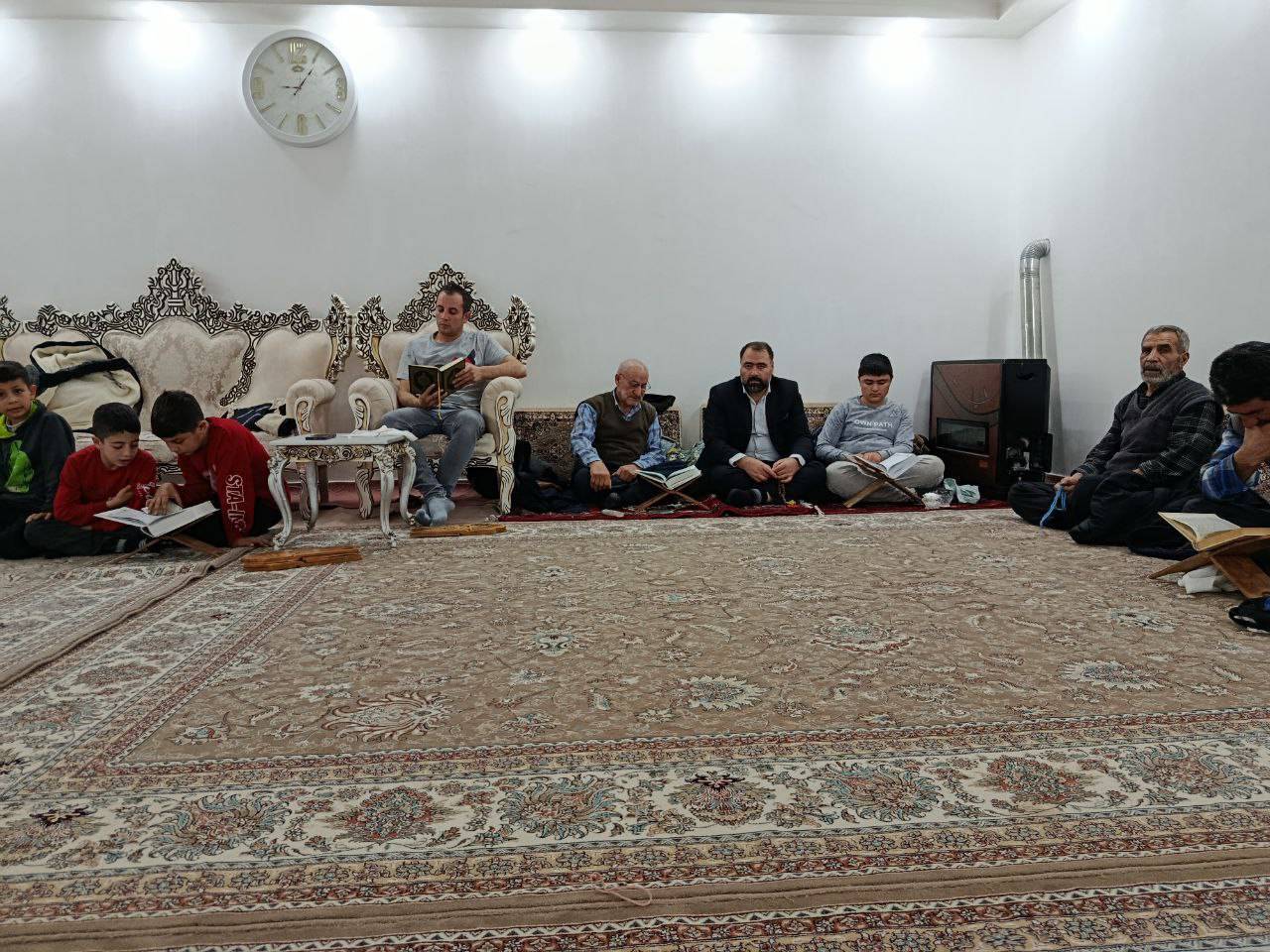 صدای دلنشین قرآن کریم در روستای توآباد پیچید