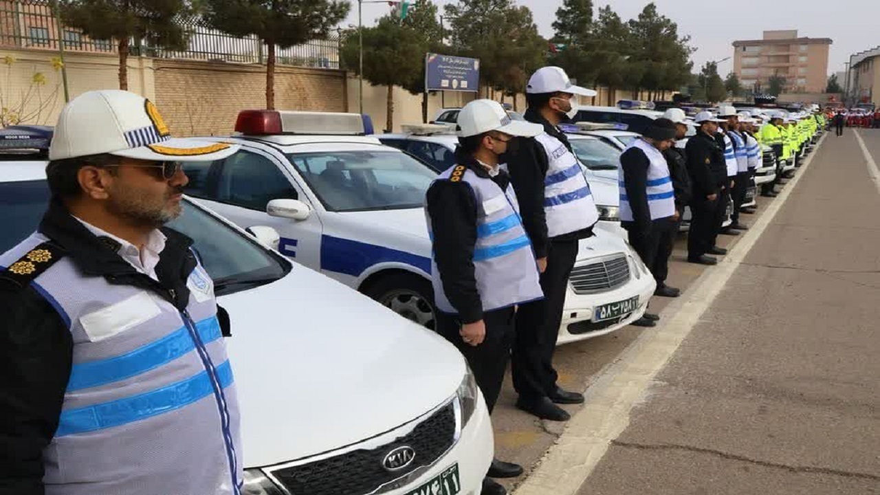 استقرار روزانه ۵۰ تیم گشت پلیس‌راه در جاده‌های برف‌گیر اردبیل