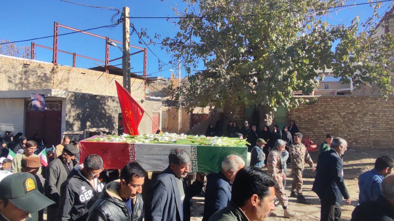 مراسم تشییع پیکر شهدای گمنام روستای گردشگری توآباد در ایام فاطمیه