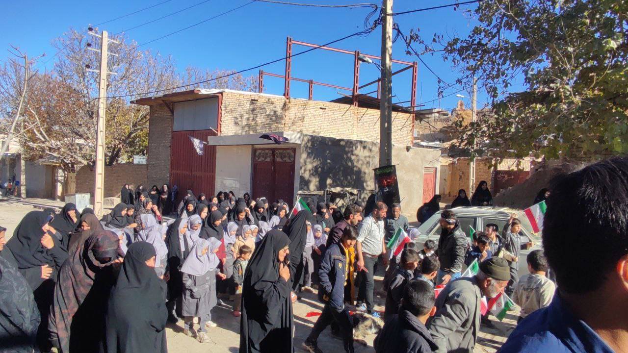 مراسم تشییع پیکر شهدای گمنام روستای گردشگری توآباد در ایام فاطمیه