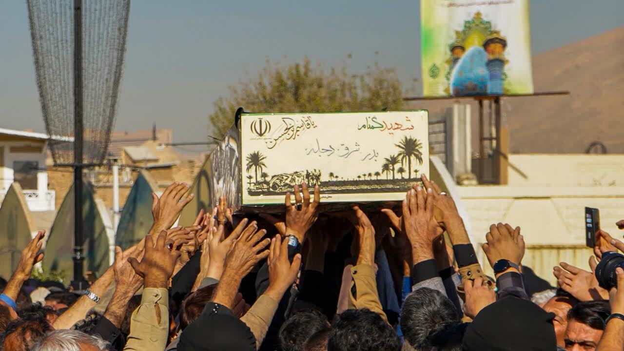 ۲ آلاله زهرایی در کهف‌الشهدای زیباشهر و بوستان شهدای والفجر شیراز آرام گرفتند