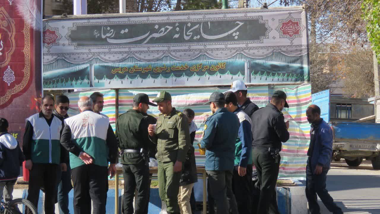 گوشه&zwnj;هایی از توزیع احسان امام رضایی در سالروز شهادت حضرت فاطمه (س)
