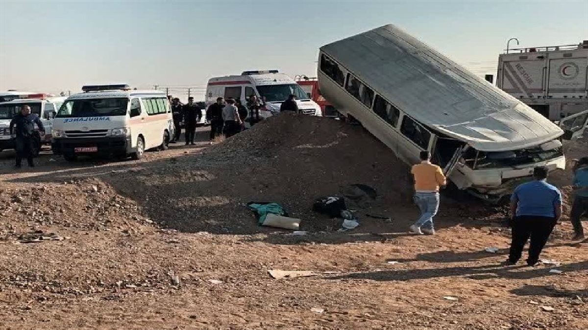 باشگاه خبرنگاران -انحراف مینی‌بوس دانش‌آموزان در محور ایوانکی/ ۱۲ نفر مصدوم شدند