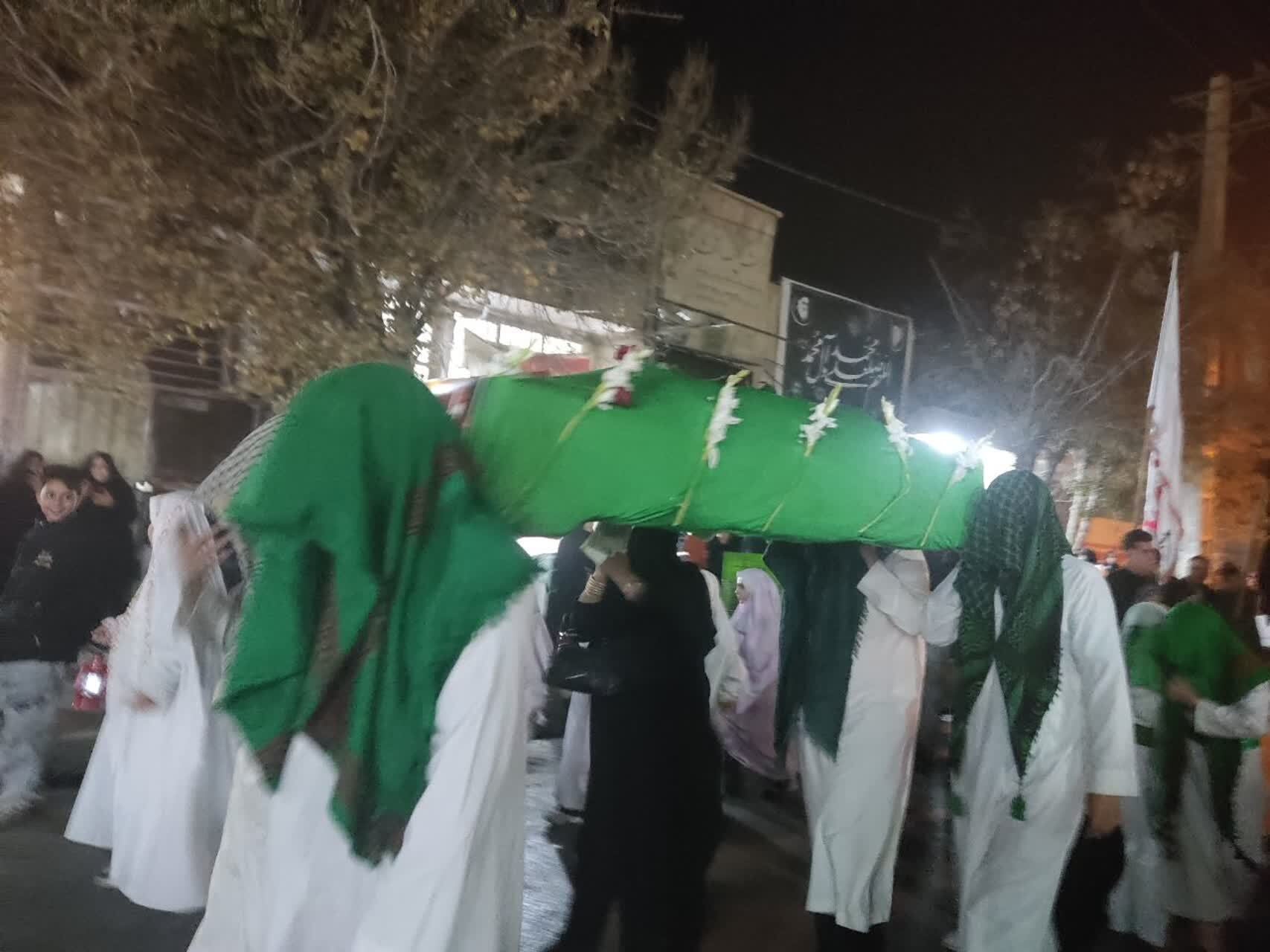 اهالی محله شهر قائم قم به سوگ حضرت فاطمه زهرا (س) نشستند