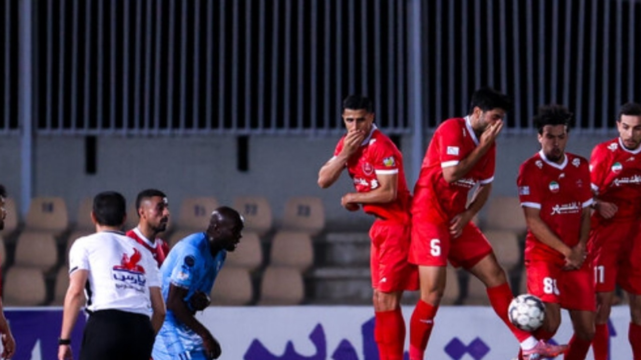 احمد محمدی داور شمس‌آذر و پرسپولیس شد؛ سوت استقلال و فولاد برای حیدری