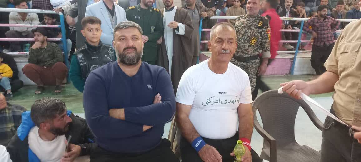برگزاری مسابقات کشتی باچوخه در صالح آباد به مناسبت هفته بسیج