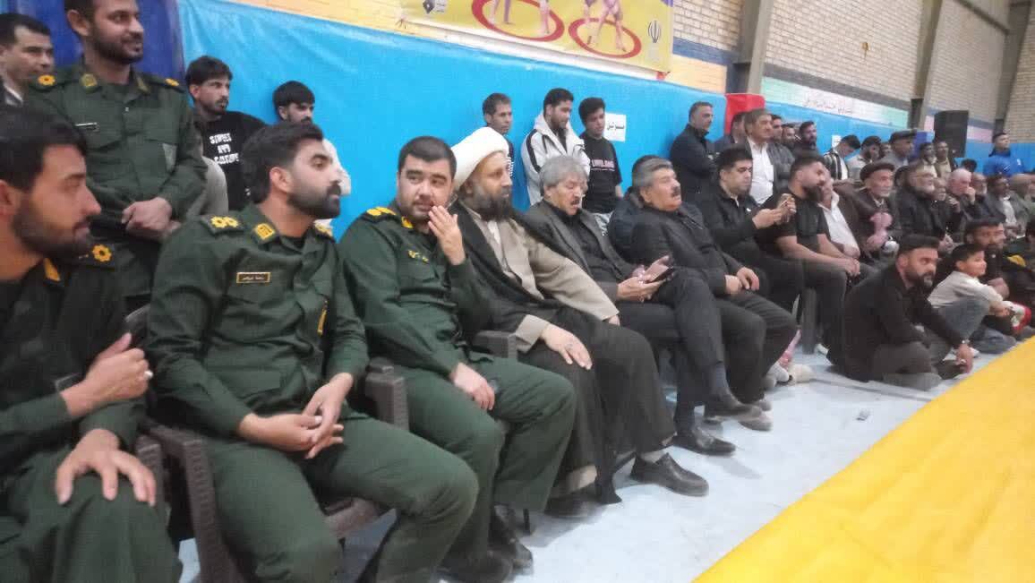 مسابقات کشتی باچوخه در صالح آباد به مناسبت هفته بسیج