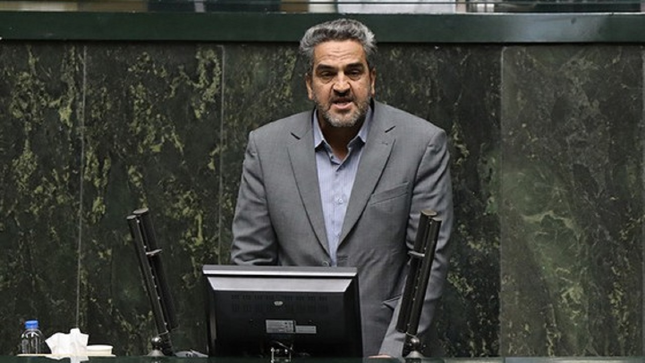 اگر مشکل تورم حل شود نیازی به دستکاری قیمت بنزین نیست
