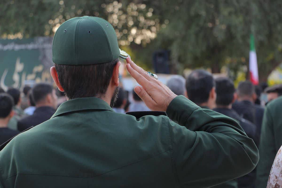برگزاری رزمایش اقتدار بسیجیان لارستانی همراه با غبارروبی قبور مطهر شهدا